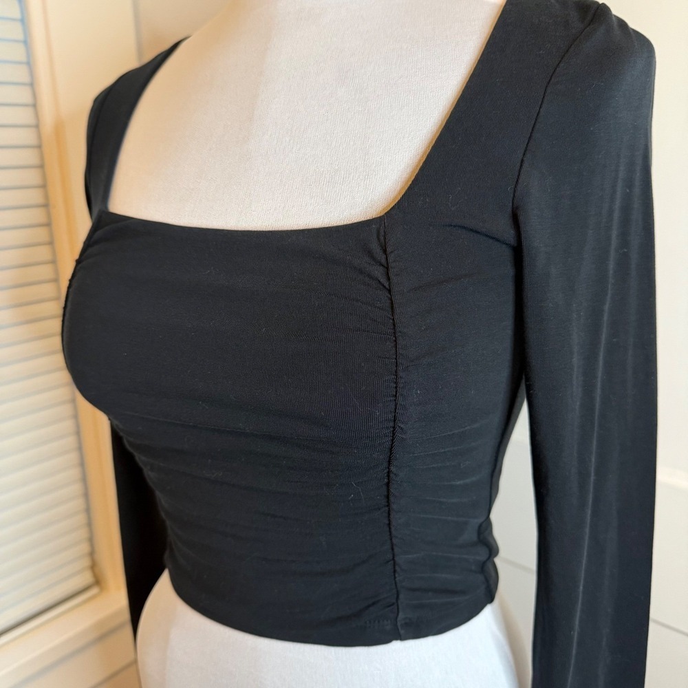 Wilfred Aritzia Black Ruched Long Sleeve Crop Top Womens Size S Acubi E-girl - Picture 2 of 8